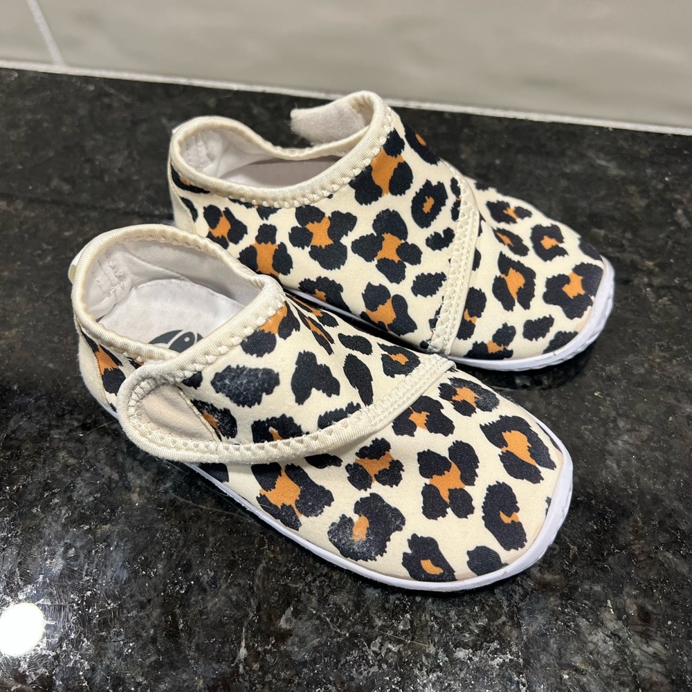 Size 5c water shoes